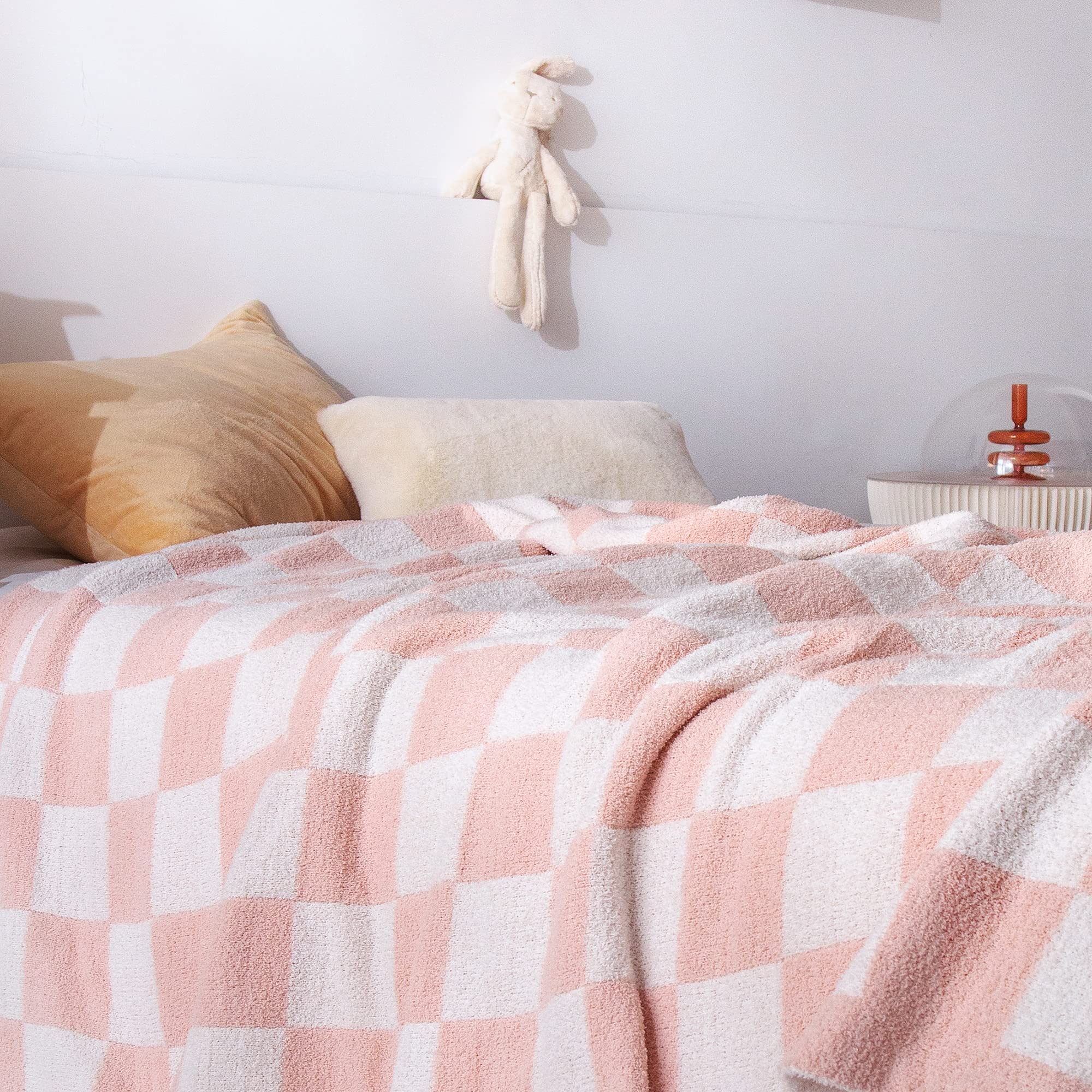 SeaRoomy throw gift-wrapped in living room scene perfect for gifting