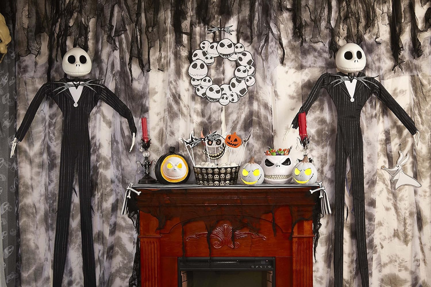 Seasons Jack Skellington close-up of fabric body and bendable arms for posing