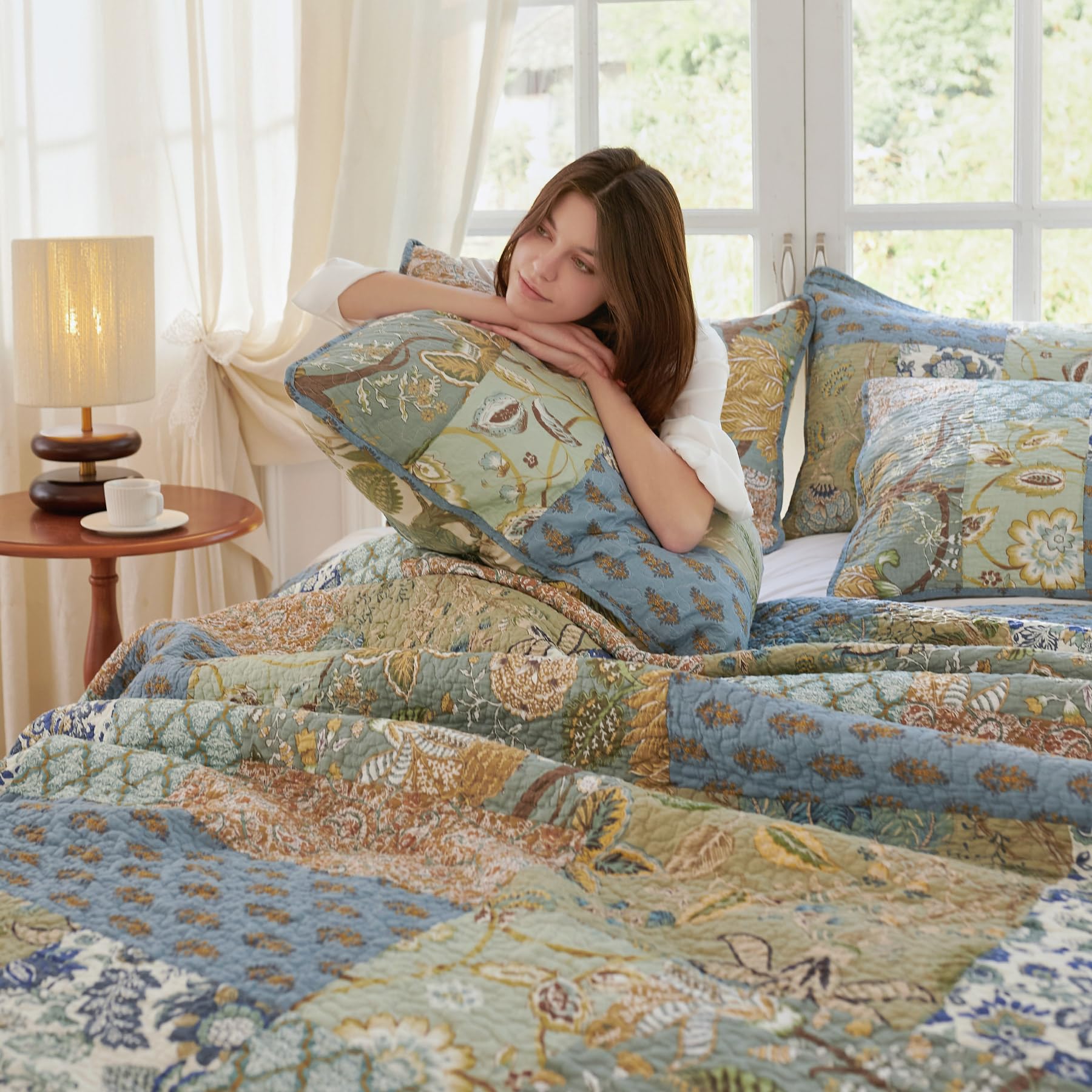 Secgo reversible pattern detail showing contrasting print and versatility in decor