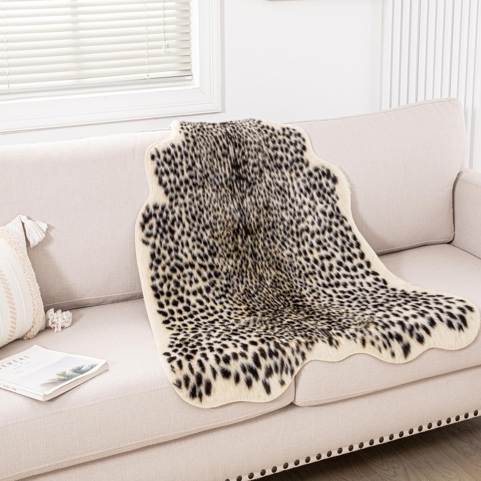 Seek4comfortable rug in western-themed bedroom enhancing rustic decor