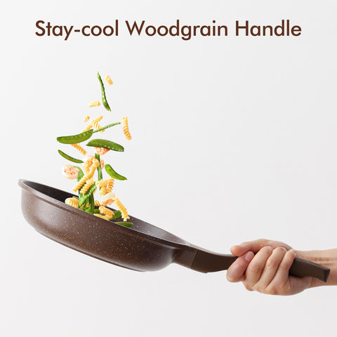 SENSARTE pan cooking omelette demonstrating nonstick release and even cooking benefit