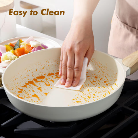 SENSARTE hand holding pan to show size and easy handling benefit