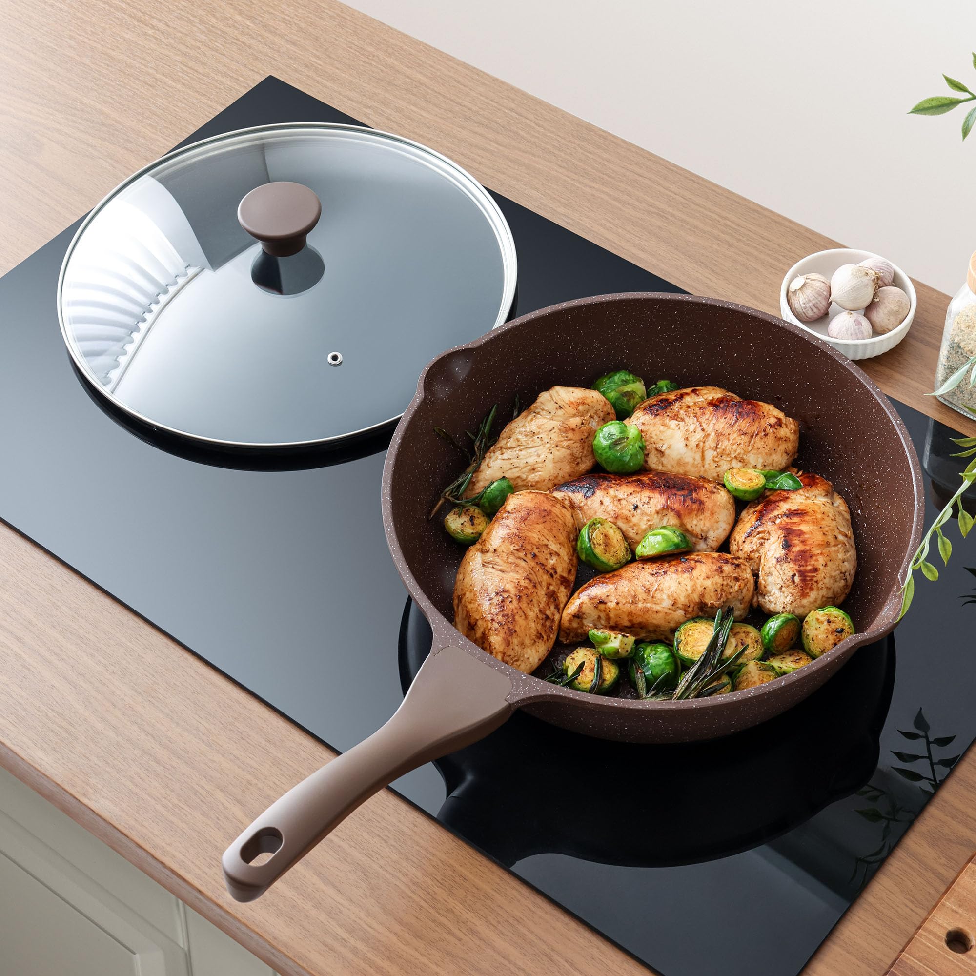 SENSARTE size comparison with utensils, conveys the pan's 5-quart capacity