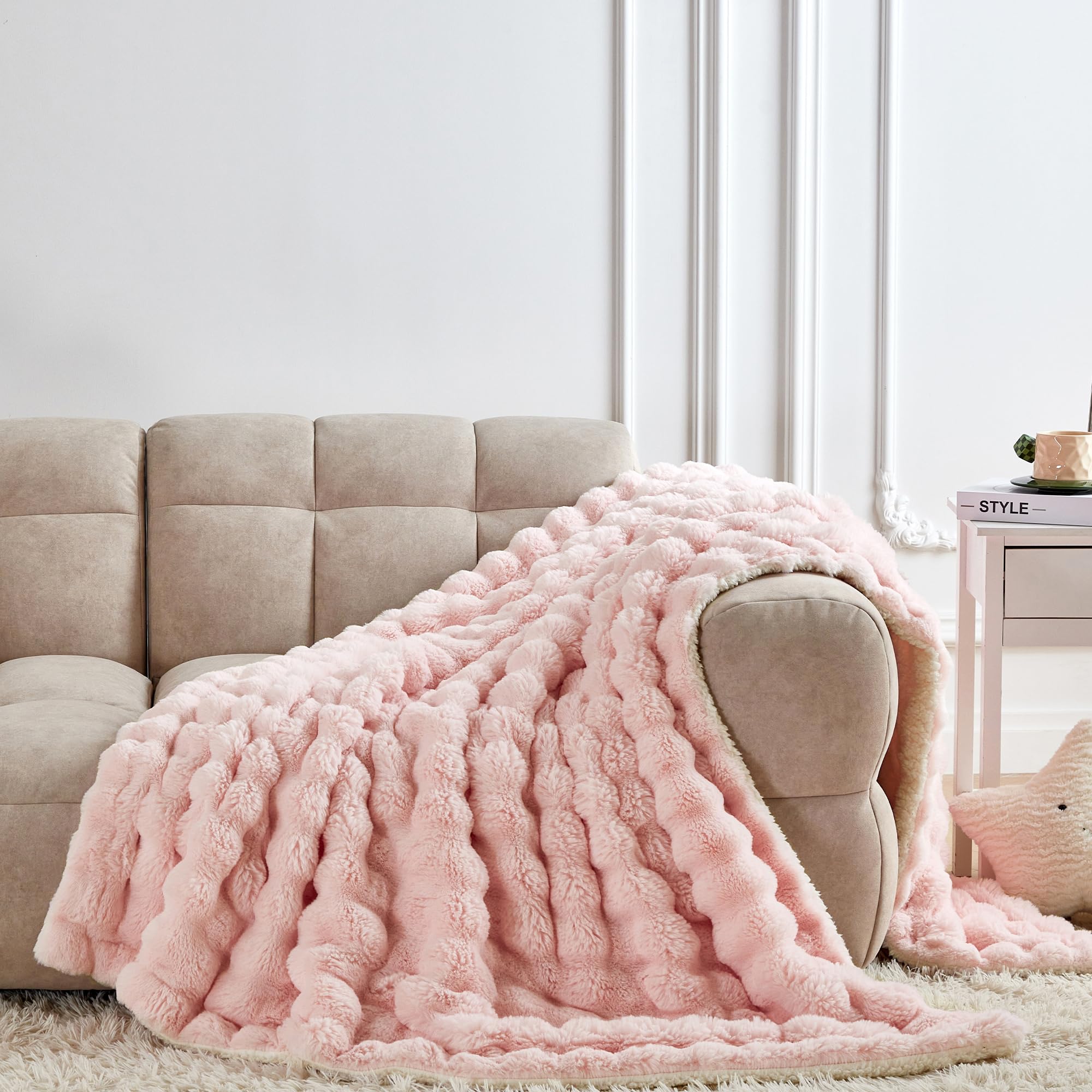 Serenhom close-up of bubble wave faux fur highlighting 3D texture and soft touch for comfort