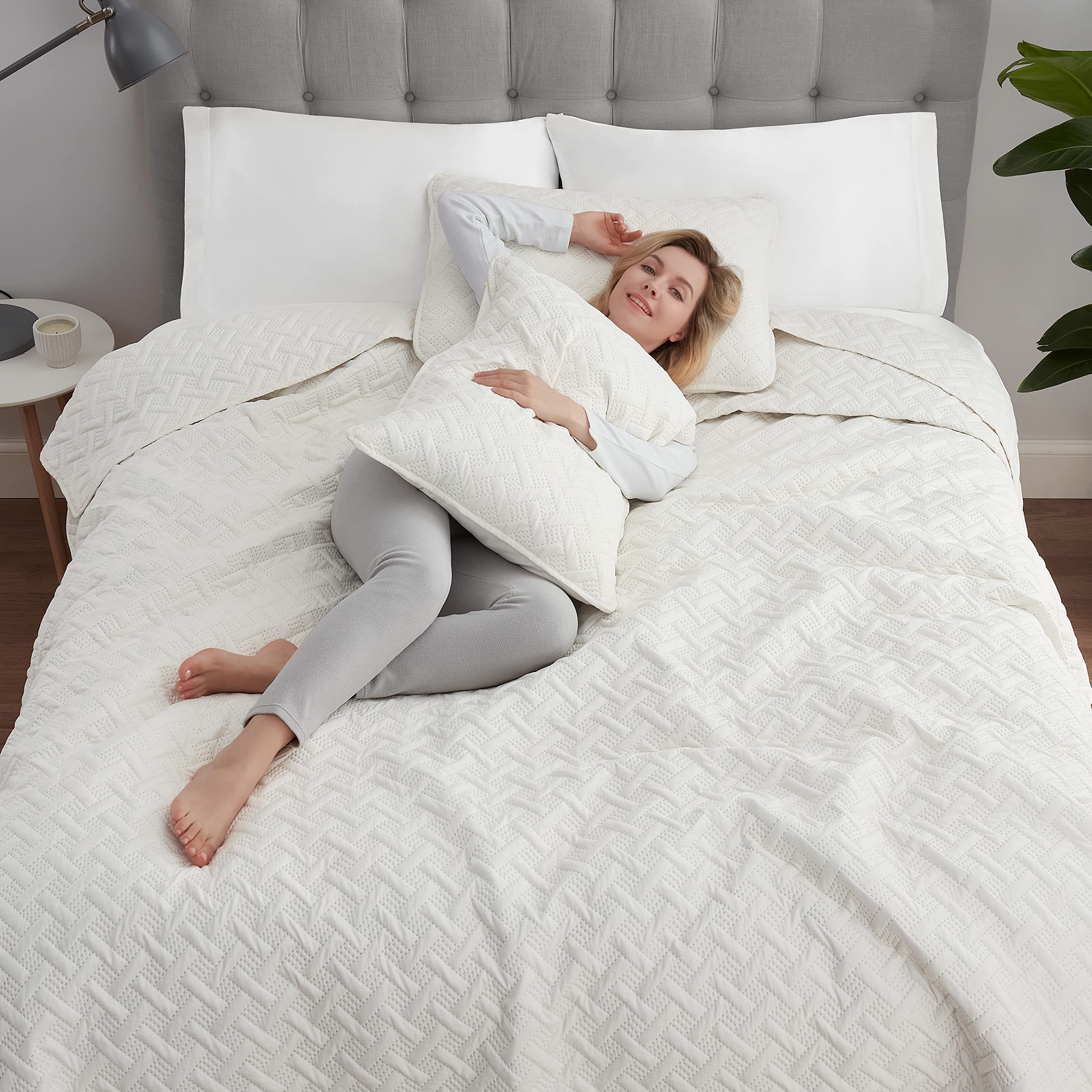 Serta pillow sham detail showing stitching and supportive, smooth surface