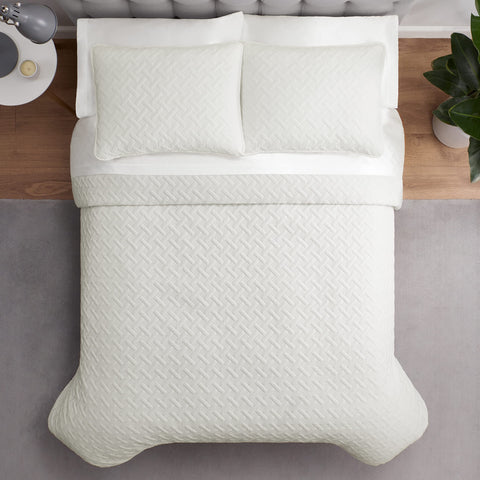 Serta quilt folded to show size and compact storage convenience