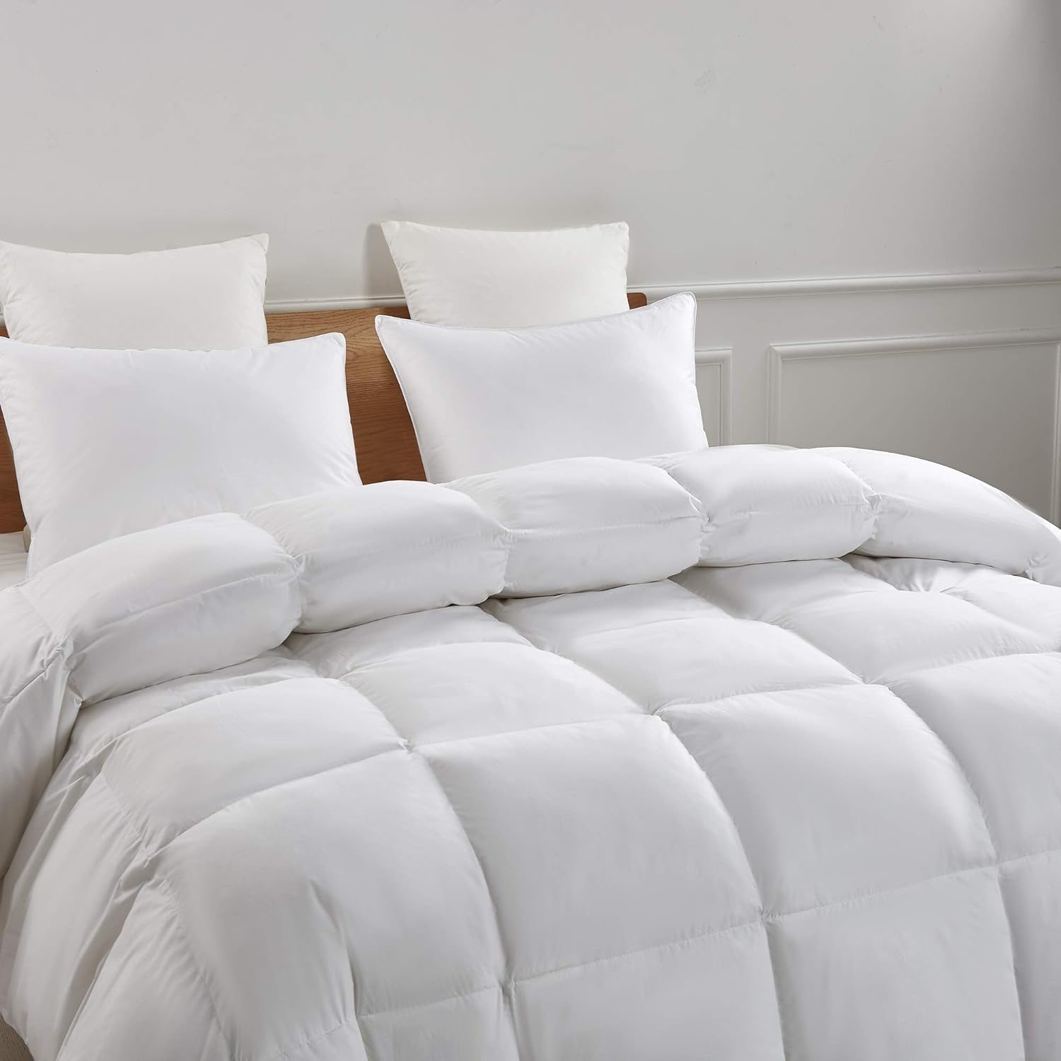 Serta vacuum-packed comforter being unpacked to demonstrate easy shipping and recovery