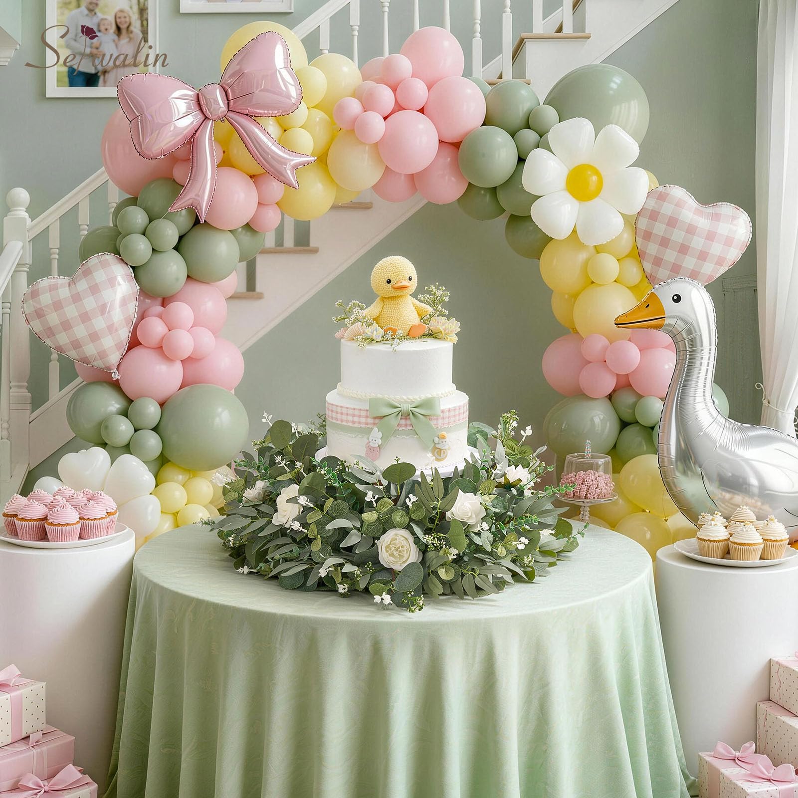 Serwalin wedding table centerpiece showcasing layered greenery for event decor