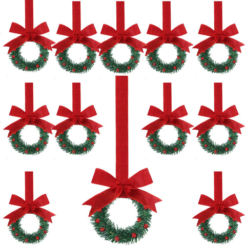 Sggvecsy front view of packaged mini wreaths shows coordinated holiday style