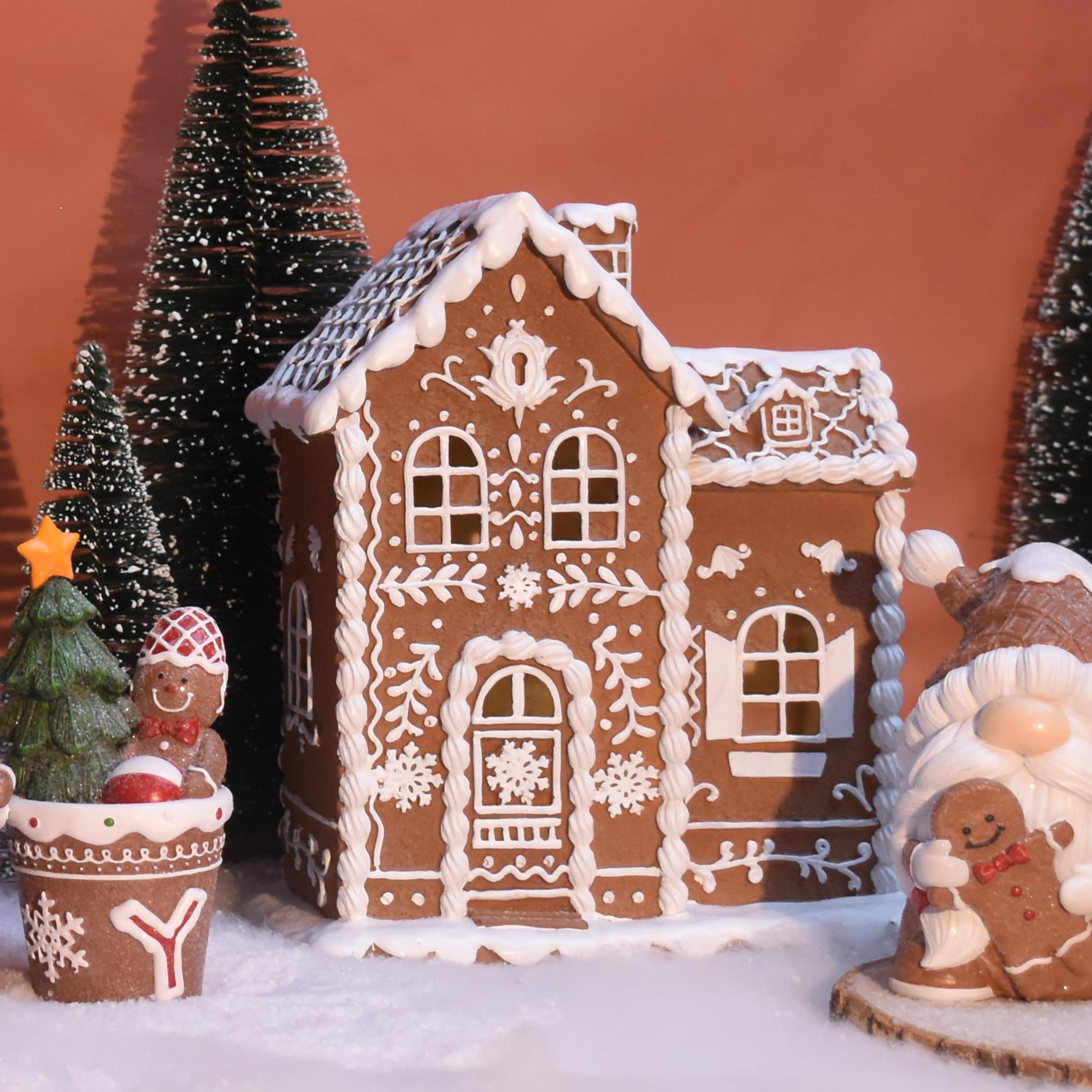 Sheaifun grouped with other mini houses to form a festive village