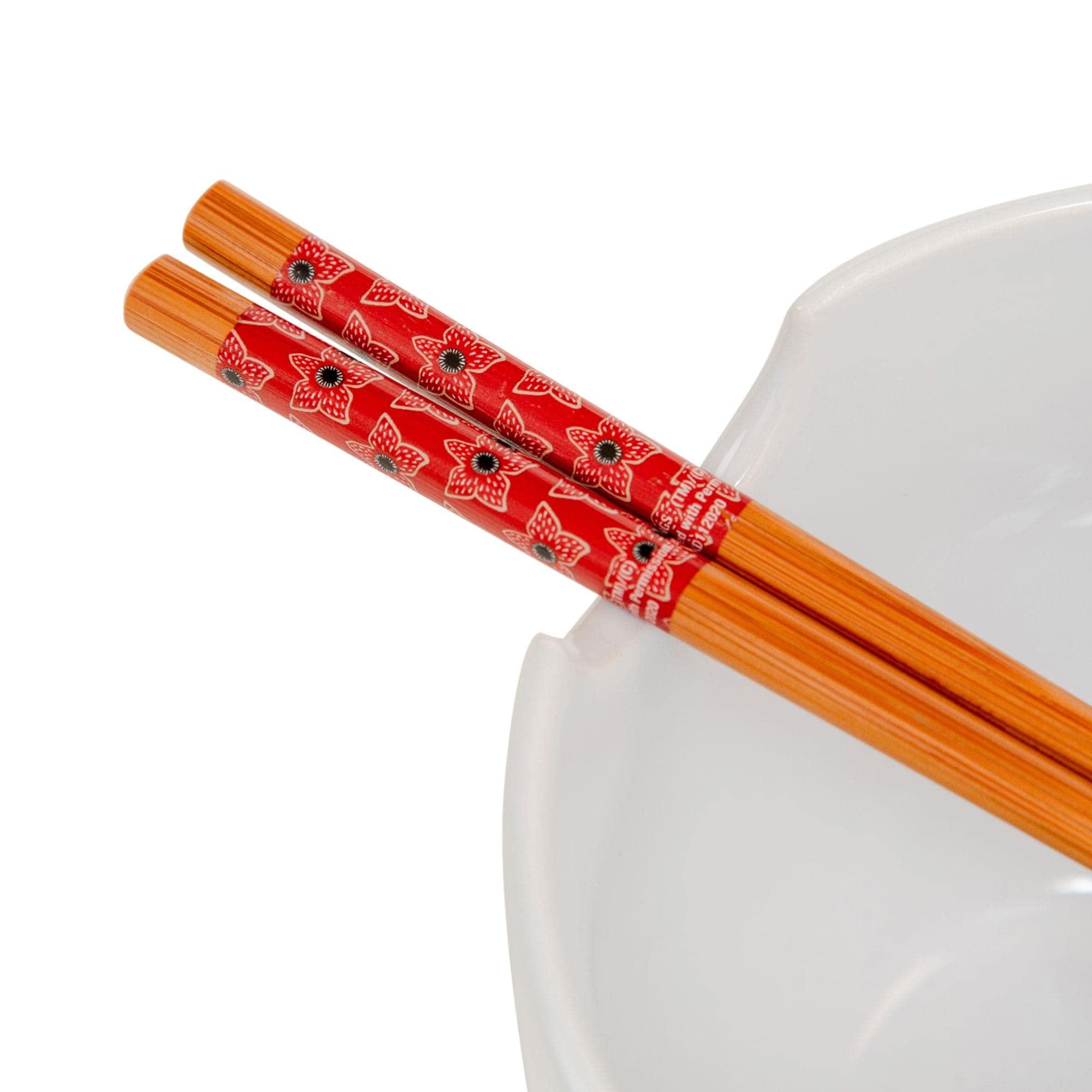 Silver Buffalo bowl held in hand showing 20-ounce scale and comfortable grip