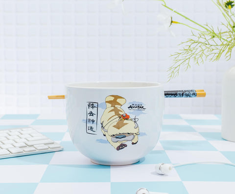 Silver Buffalo bowl with microwave-safe label indicating reheating convenience