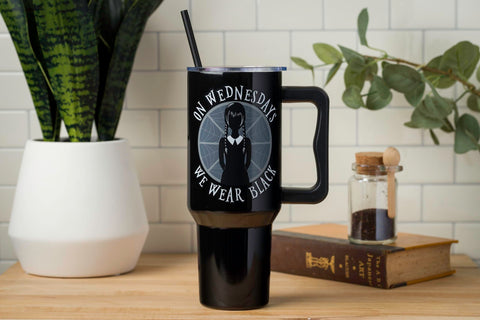 Silver Buffalo lid and black reusable straw detail, secure spill-resistant feature
