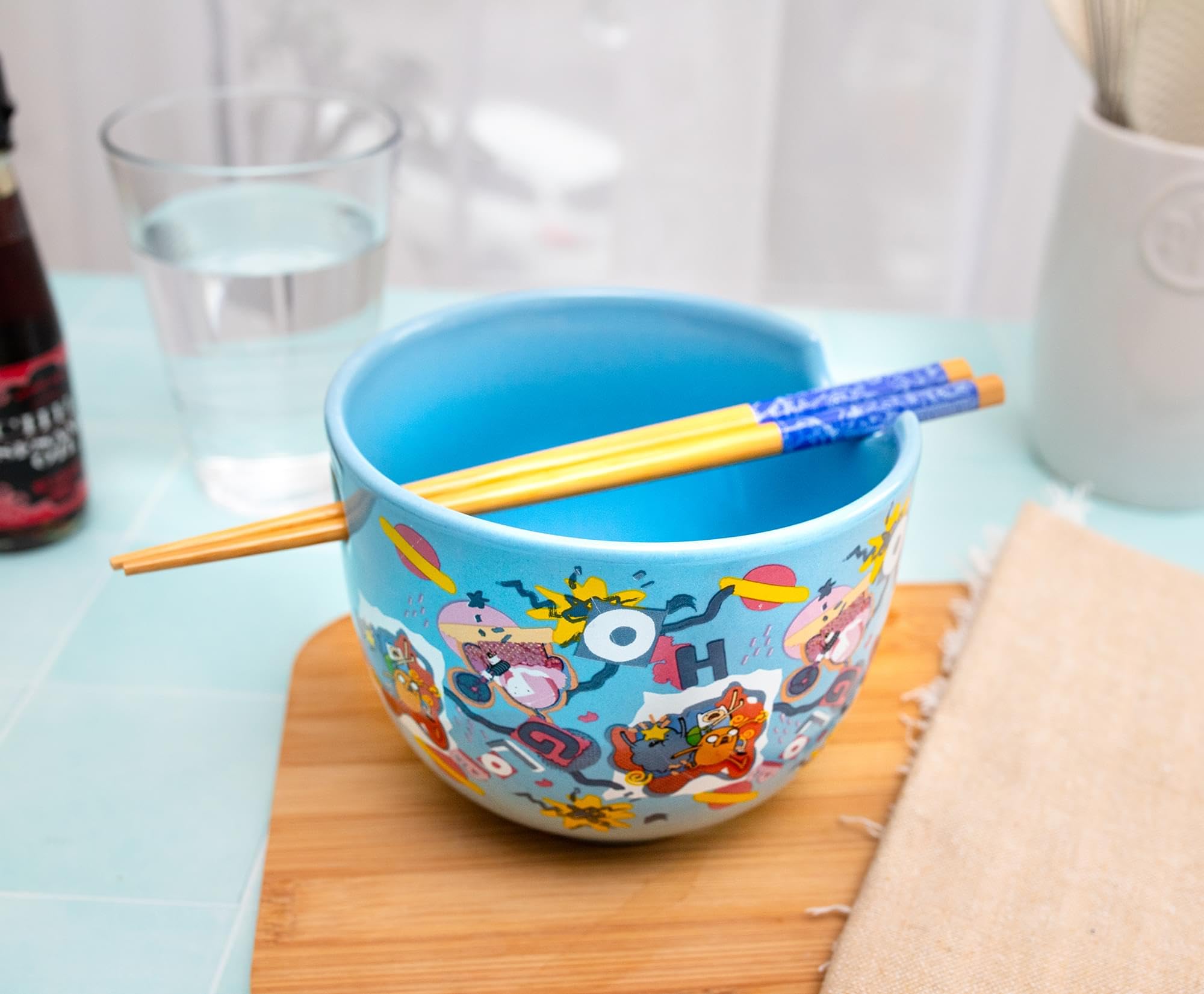 Silver Buffalo bowl next to a mug for scale demonstrating the 20-ounce capacity