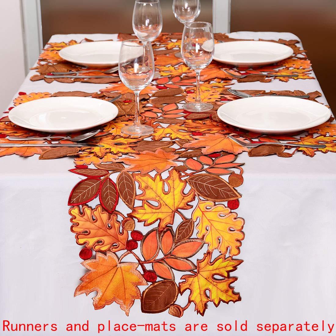 Simhomsen runner on a Thanksgiving table showing stability and elegant styling