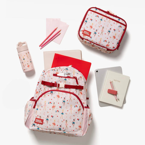 Simple Modern Hadley on a picnic blanket showing family use and lunchtime freshness