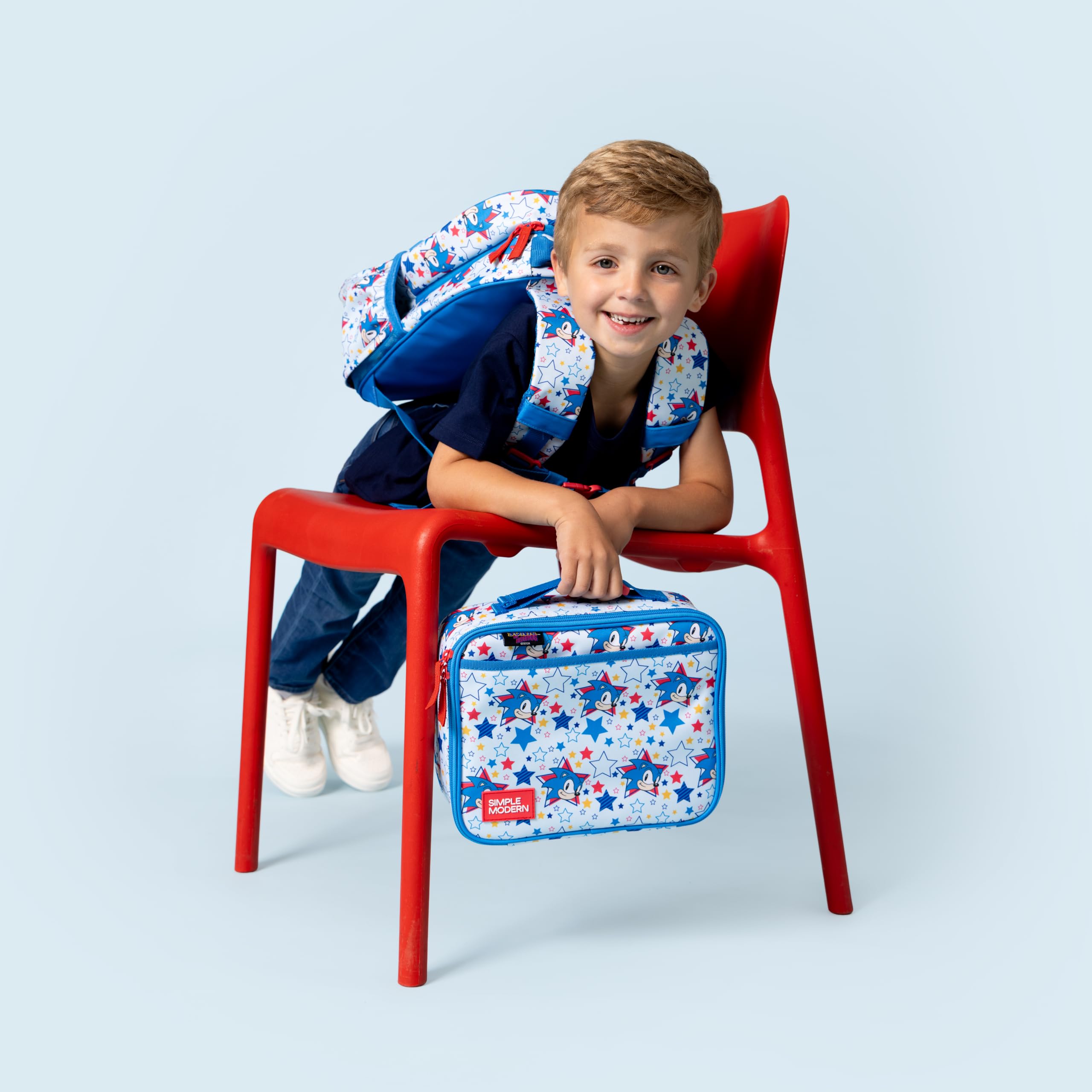 Simple Modern Sonic held in child’s hand demonstrates compact size and easy carrying