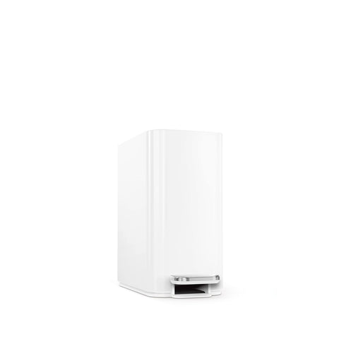 simplehuman Lid Shox® in motion with lid closing slowly to prevent noisy slams