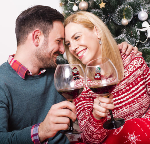Simply Charmed charm attached to a stemless wine glass offering quick drink ID benefit