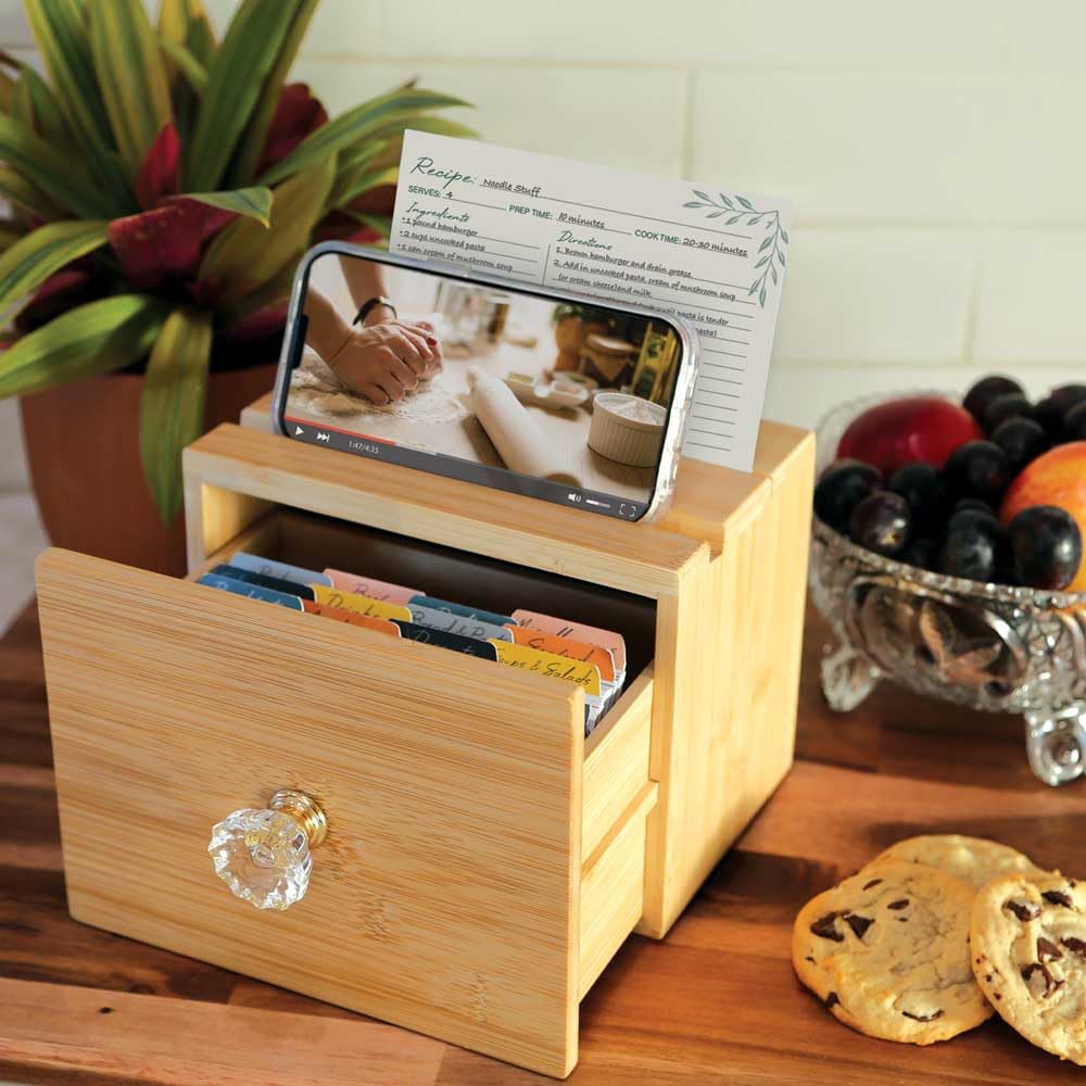 Simply Daisy phone and recipe card slot holding device for hands-free cooking