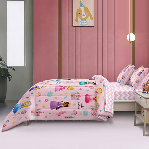 SIRDO comforter on a twin bed in a child's room creating a cheerful bedroom atmosphere