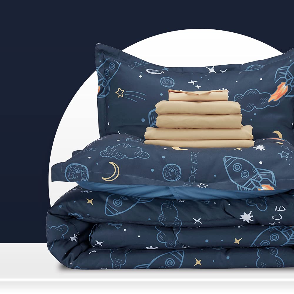 SLEEP ZONE front view of rocket comforter showing playful design and cozy look
