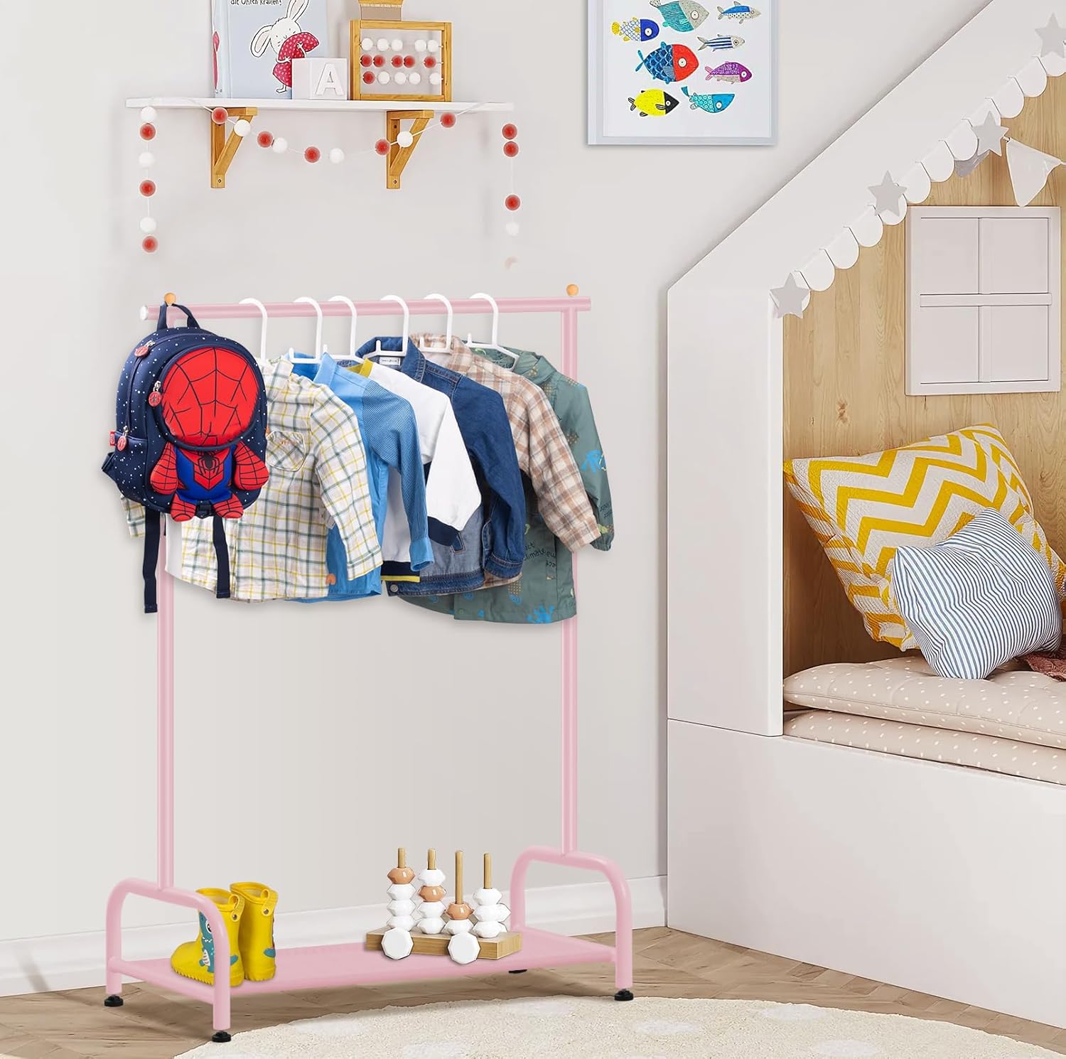 SLEEPING LAMB adjustable feet and label detail protecting floors and leveling rack