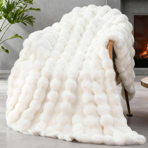 SLIVERY&CHAVALIER front profile showing plush faux fur and cozy appeal