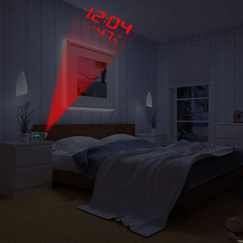 SMARTRO SC31B projection close-up on wall with clear red digits for night visibility