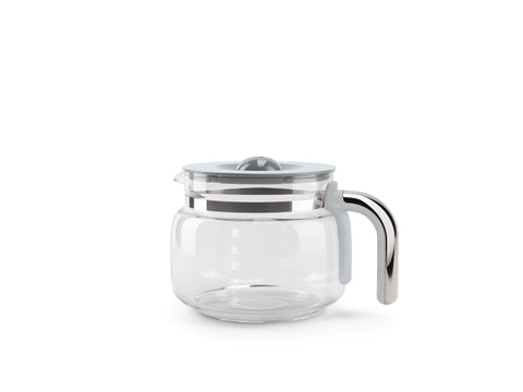 SMEG carafe front view showing classic 50's design and easy pouring