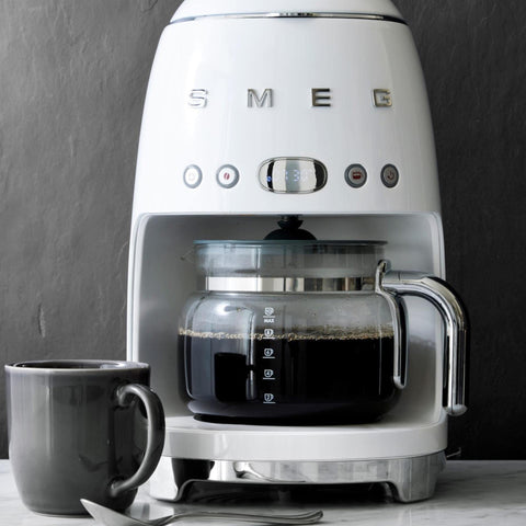 SMEG carafe seated in DCF02 coffee maker ensuring correct fit