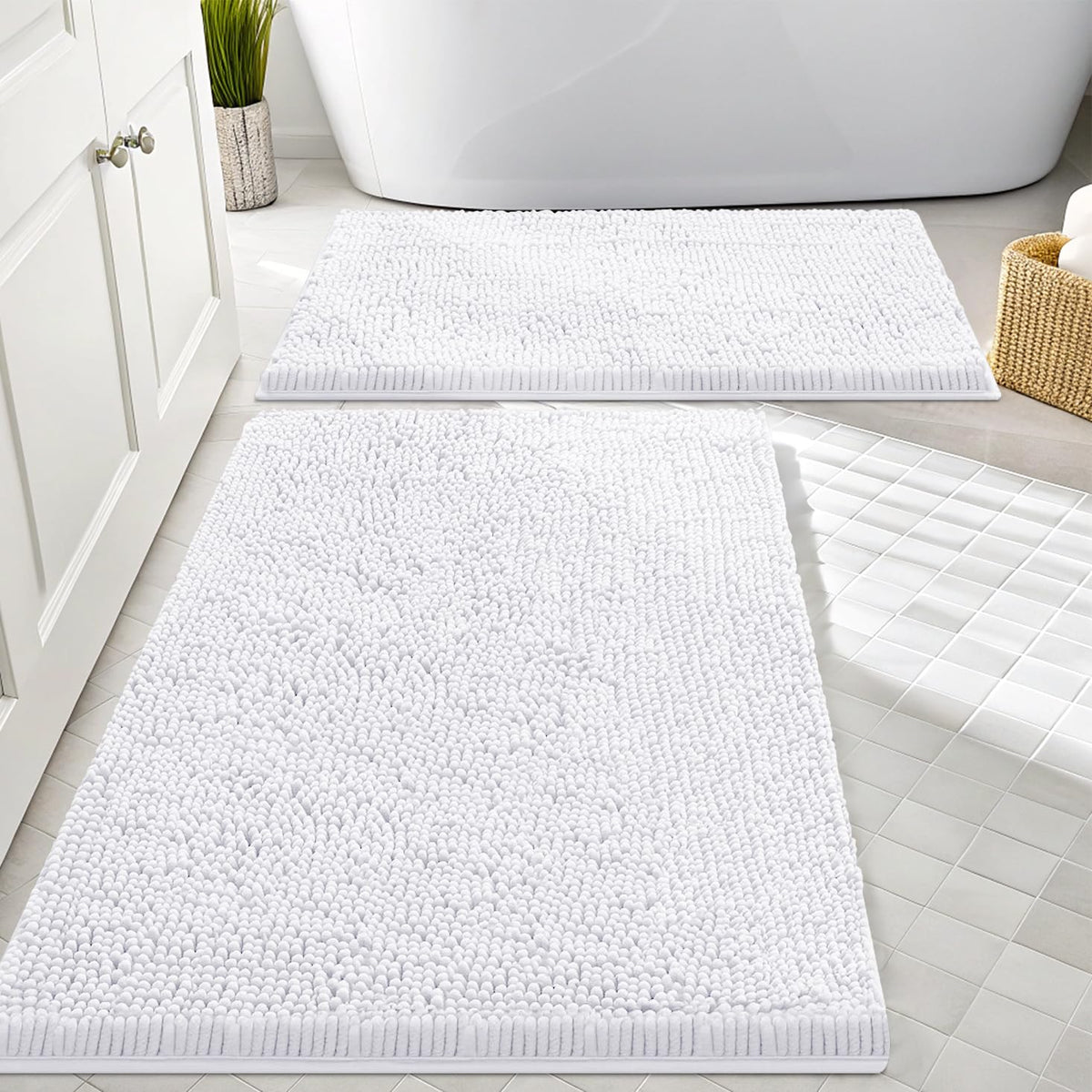 Smiry chenille bath mat front view showing plush surface and cozy comfort