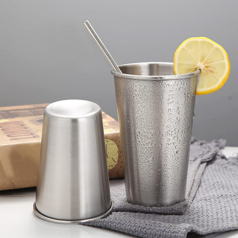 SMLIXE metal cups on dining table showing party-ready, attractive finish