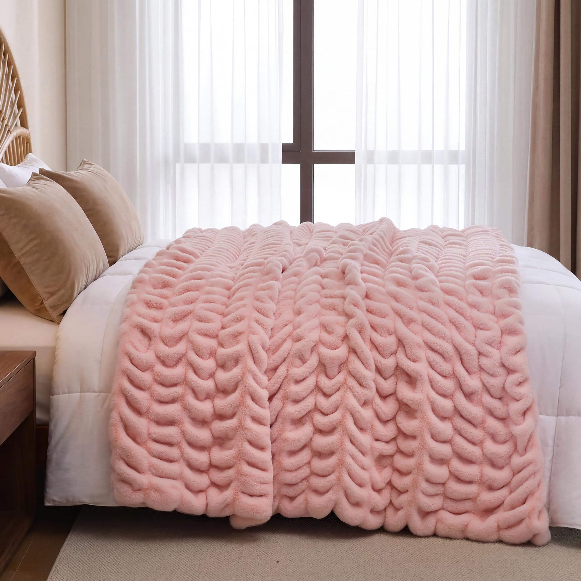 Smoofy packaged gift-ready blanket showing presentable wrapping and gifting appeal