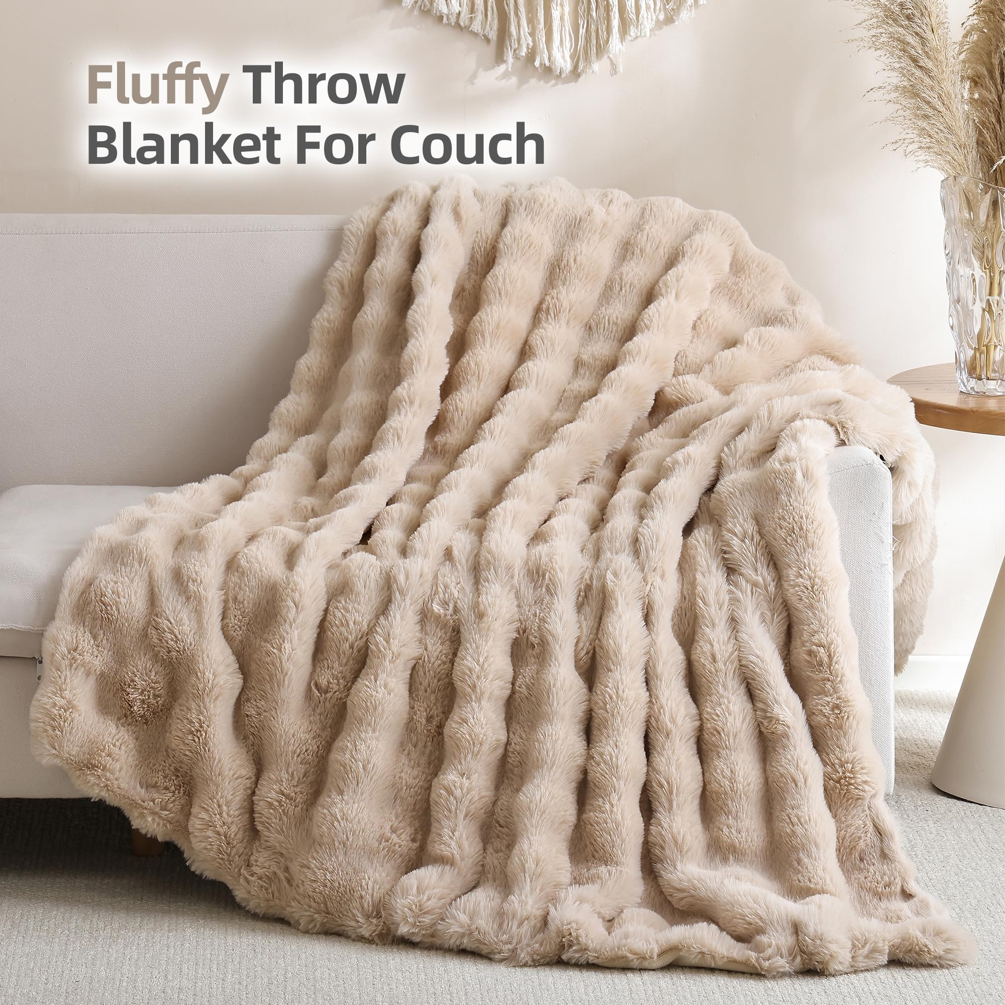 Smoofy detailed faux fur nap close-up showing plush cloud-like softness