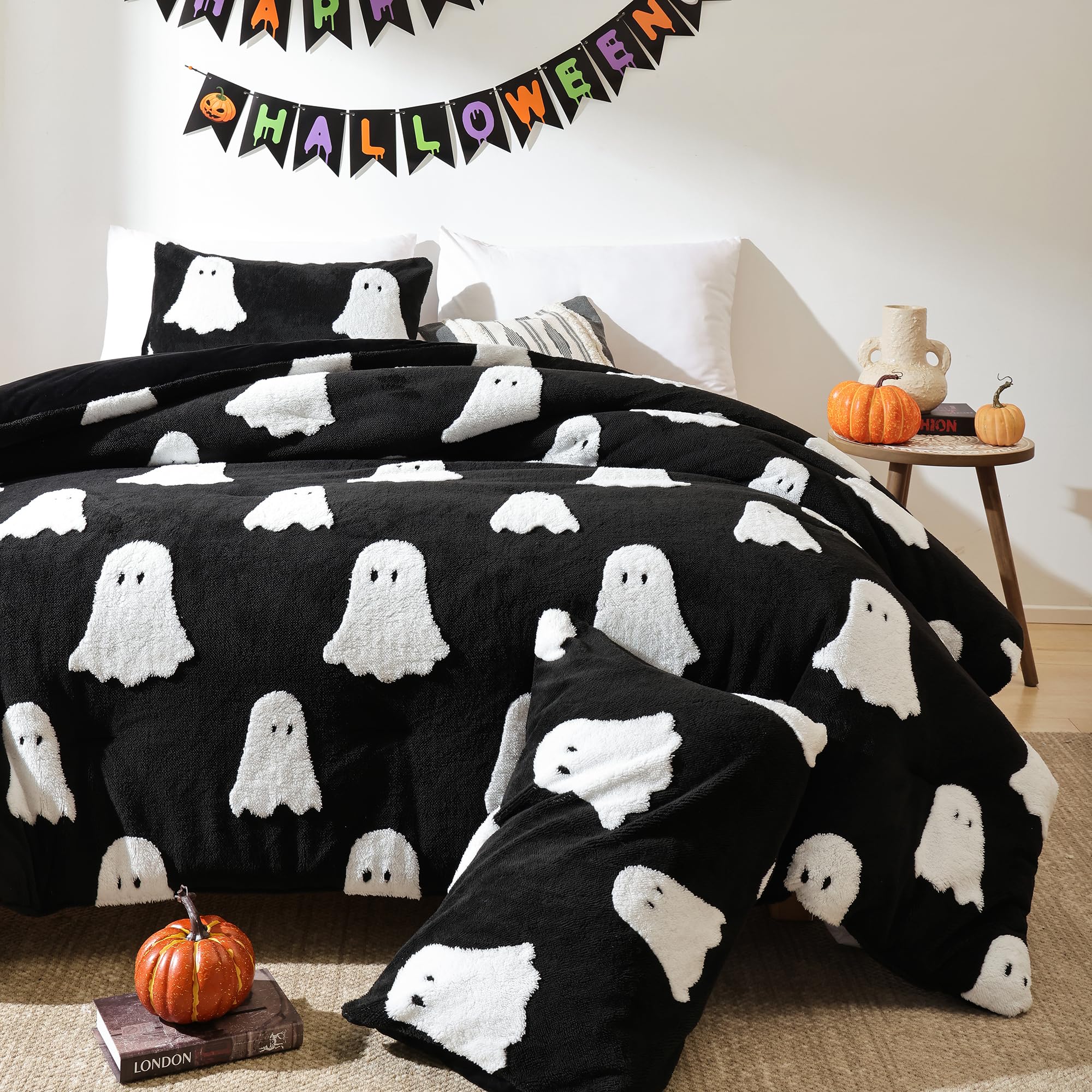 Smoofy front view of comforter set shows ghost pattern and neat fold for instant style