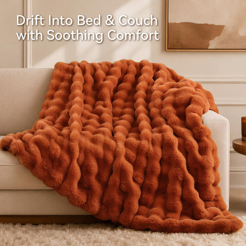 Smoofy reverse side showing 210 GSM backing for breathable, lightweight warmth