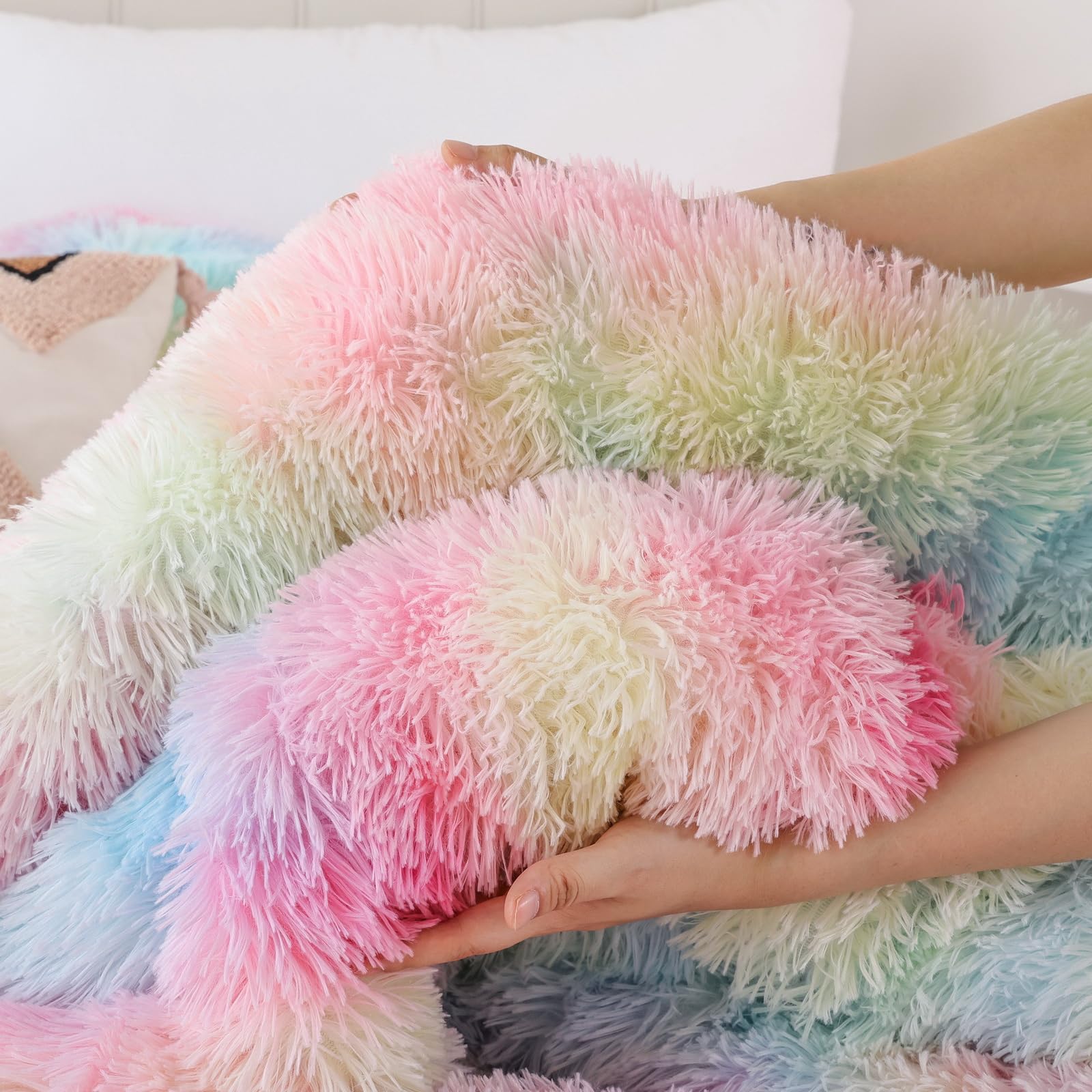 Smoofy comforter on queen bed showing ample coverage and proper scale