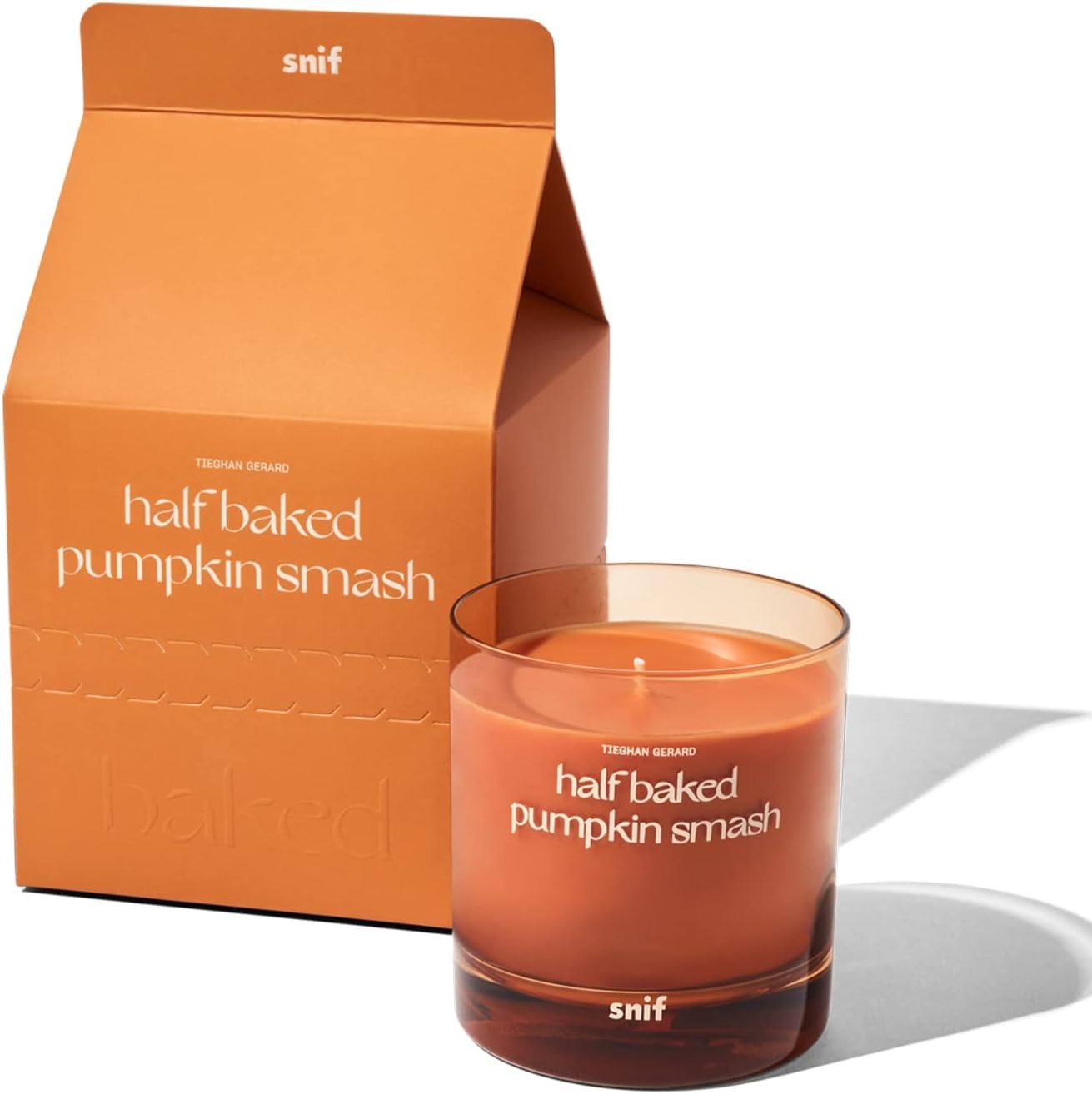 Snif close-up of candle label highlighting clean-certified formula and benefits