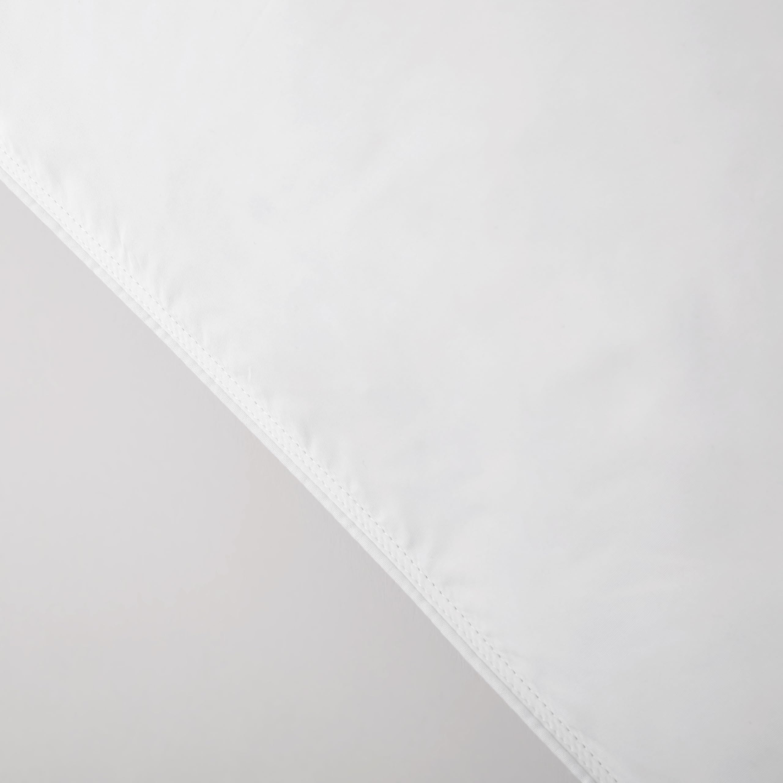 SNUG&COZY vacuum-packed rolled pillows for shipping benefit compact delivery