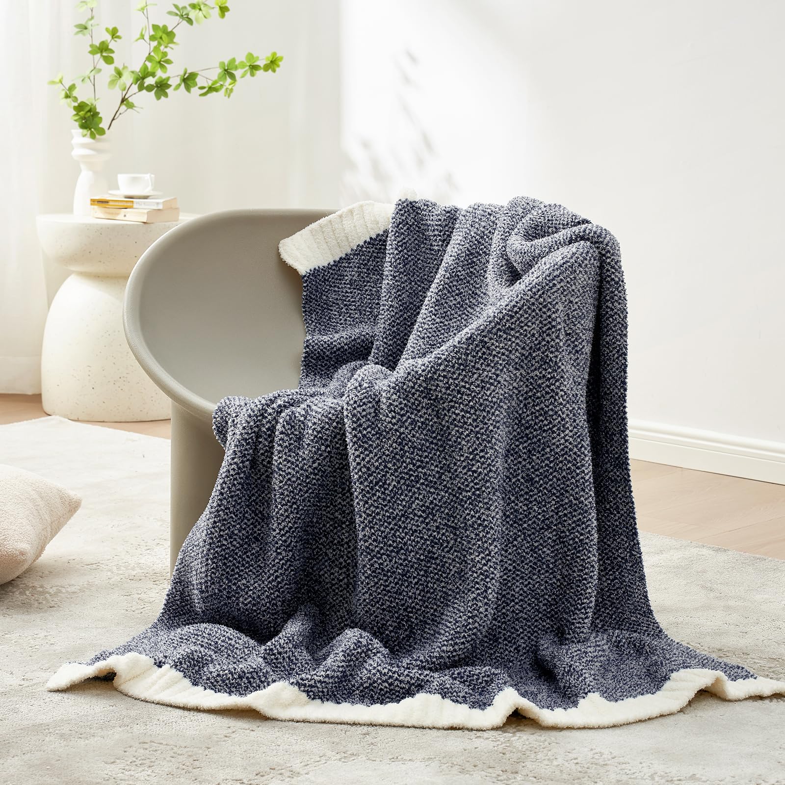 Snuggle Sac close view of edge seam showing quality stitching for long-lasting durability