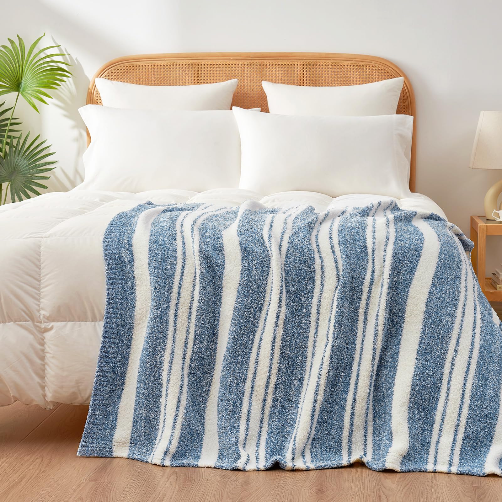 Snuggle Sac reversible sides displayed to show heathered stripe and two-sided styling benefit