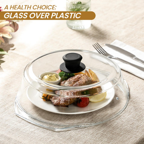 Snuvid cover in microwave demonstrating splatter-free reheating and easy cleanup