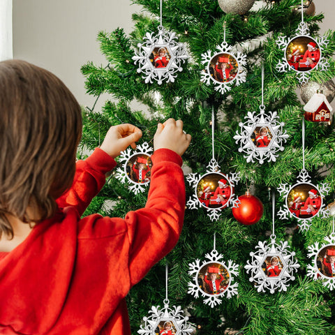 Soaoo ornament in hand for scale demonstrating compact size and lightweight benefit