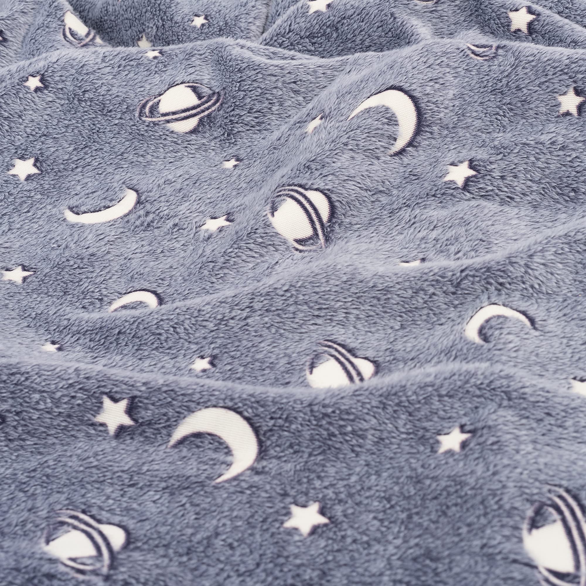 SOCHOW pet curled under blanket demonstrating pet comfort and durability