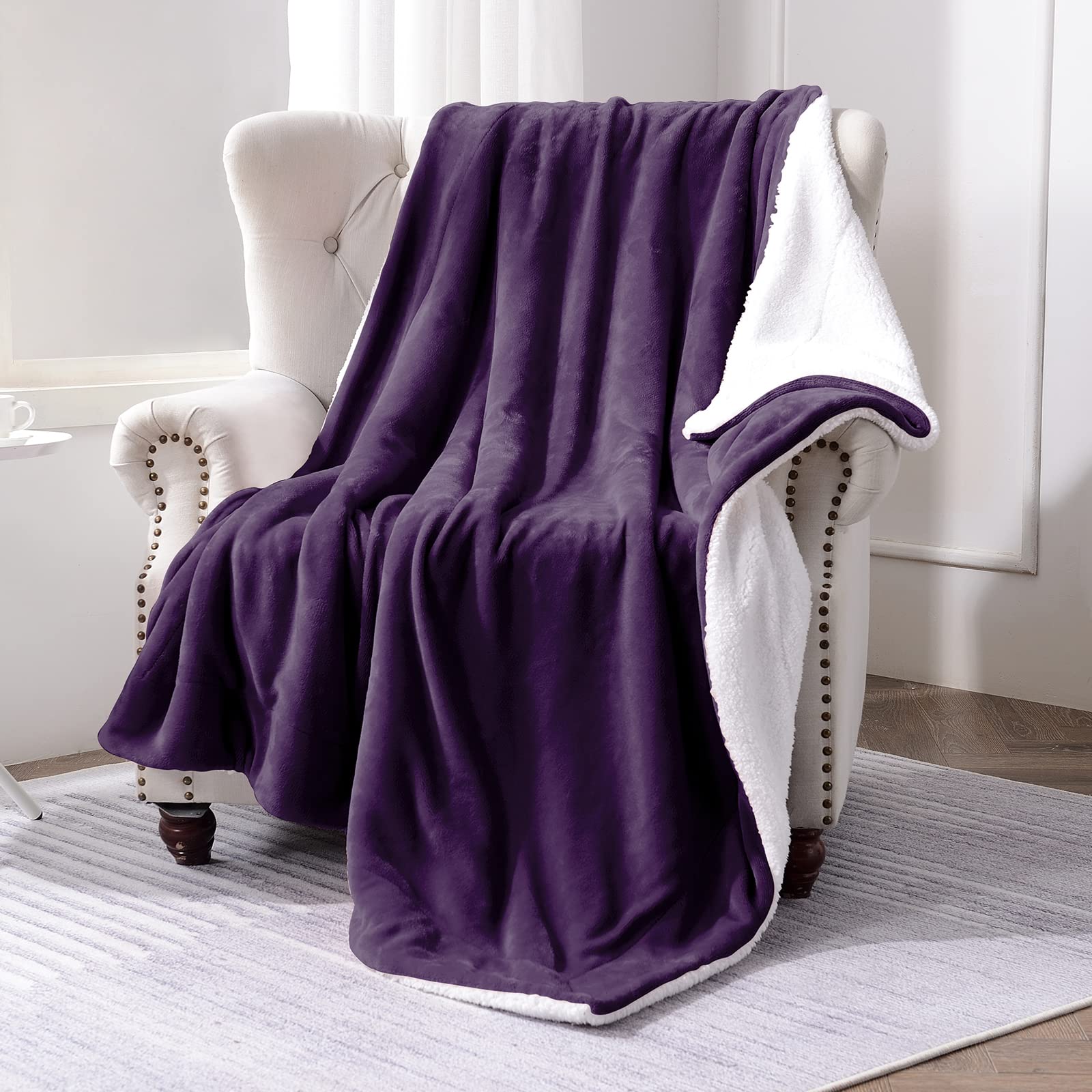 SOCHOW reverse side close-up showing 220 GSM flannel fleece and smooth soft touch
