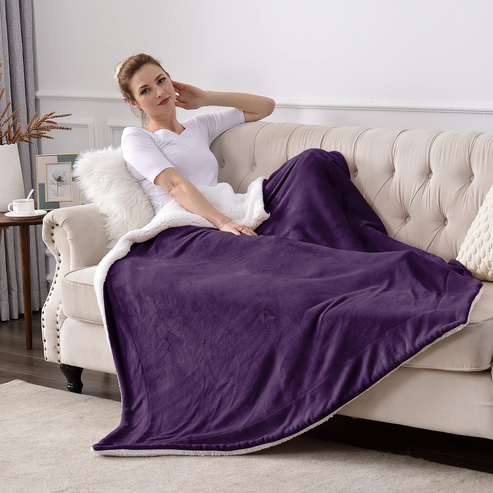 SOCHOW sherpa texture close-up highlighting 260 GSM pile and visible plush comfort