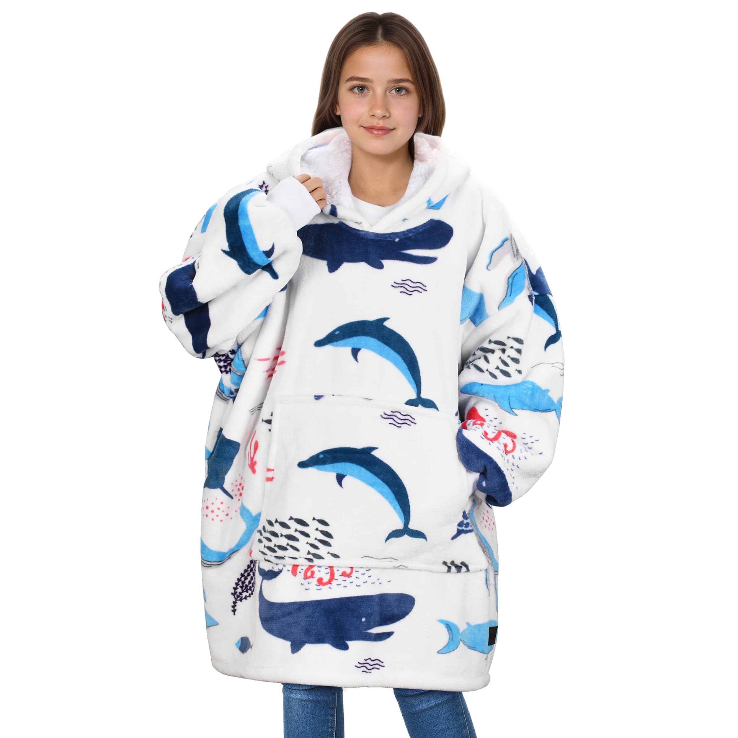 Solaris Ocean front view showing oversized fit and cozy style for warmth
