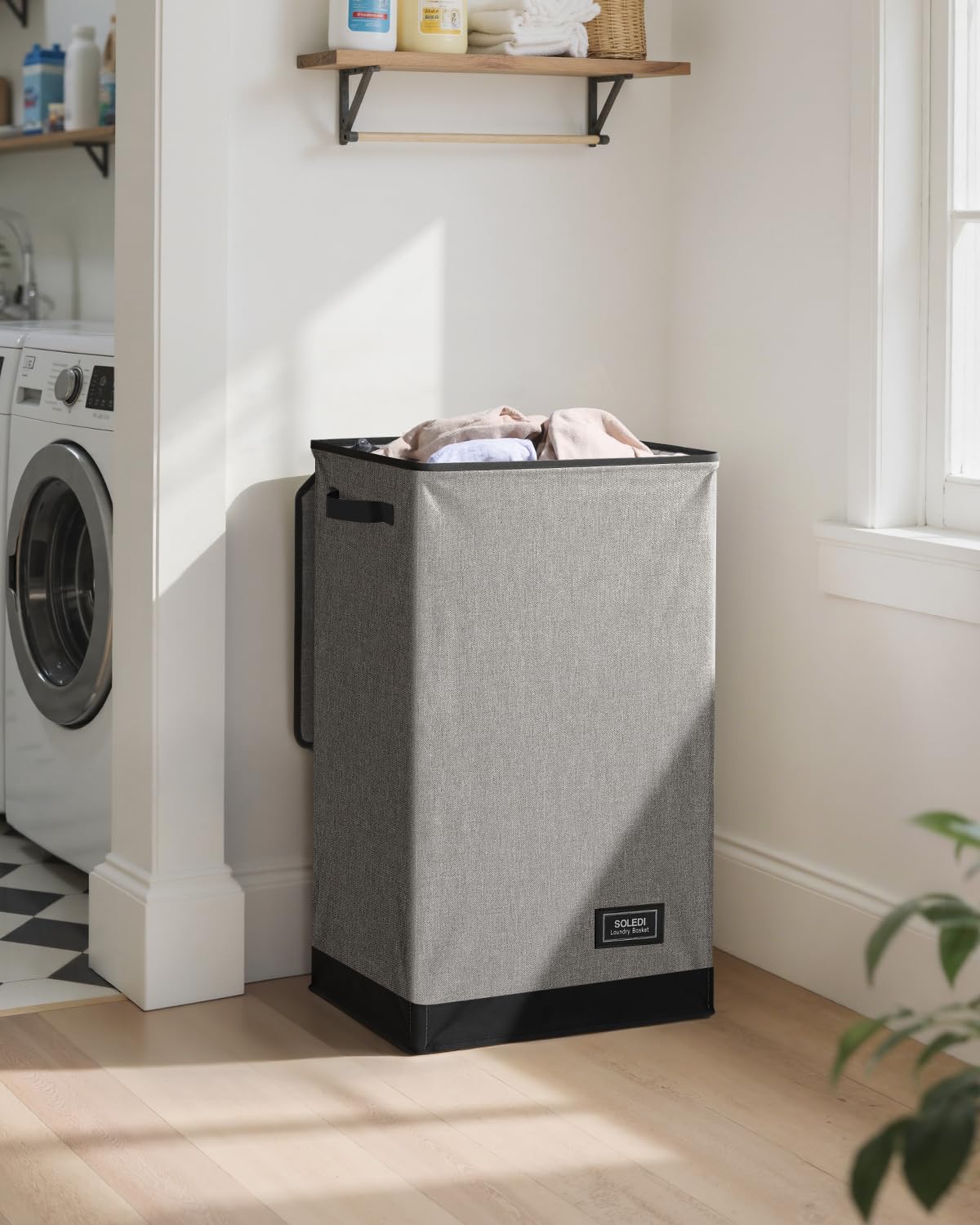 SOLEDI closed lid keeping dirty laundry out of sight for tidy rooms