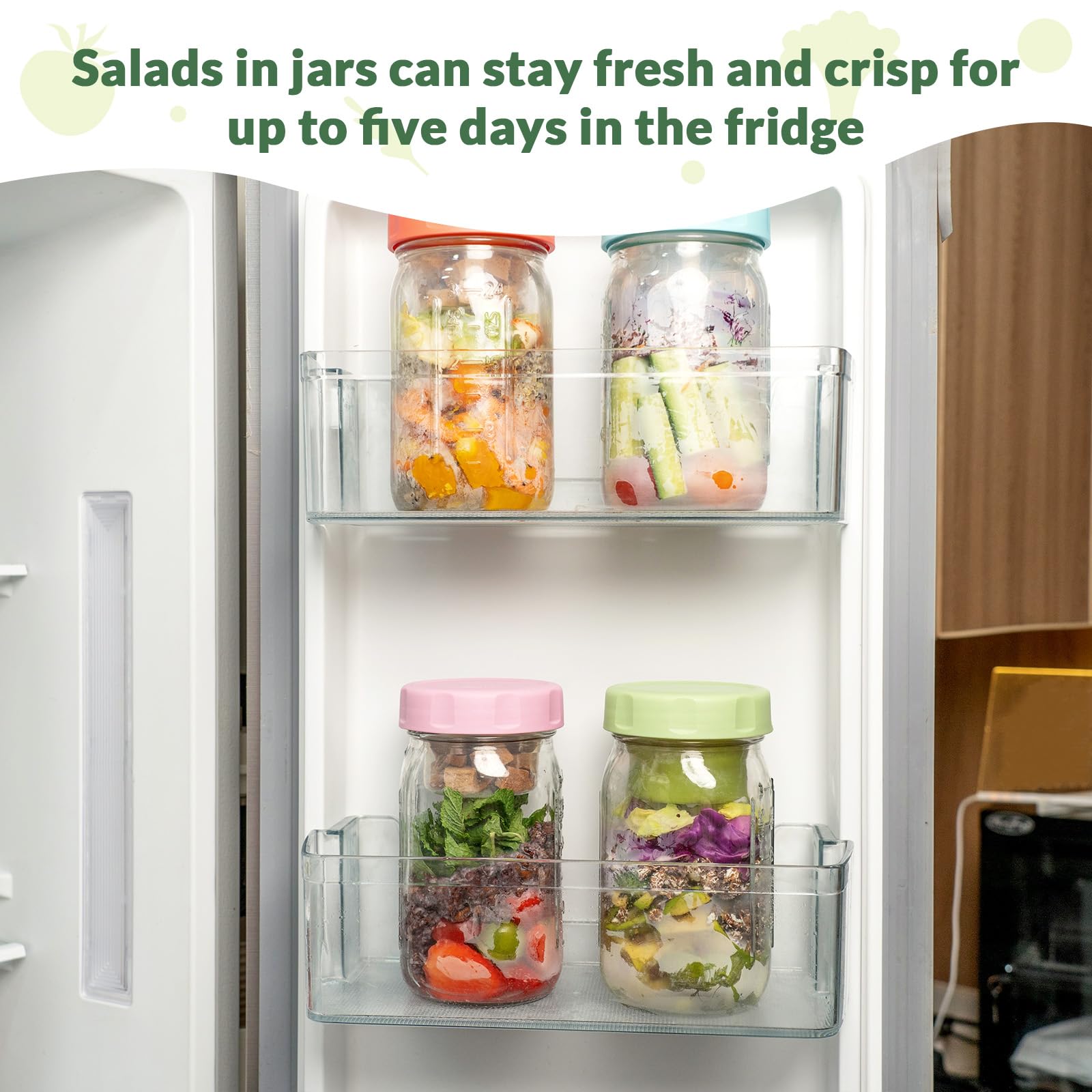 SOLIGT jars on picnic blanket showing meal-prep convenience outdoors
